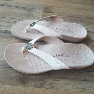 Vionic Flip flops